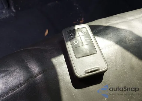 2011 Volvo S80 3.2 from USA, damaged, VIN YV1952AS0B1144210